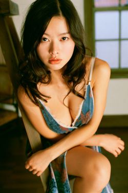 男人边吃奶边玩下面舒服